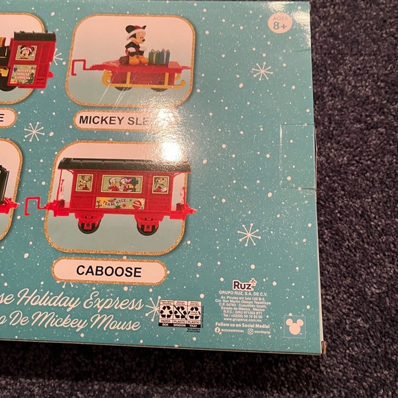 Disney Mickey Mouse Christmas Holiday Train 12 piece set - Picture 6 of 6